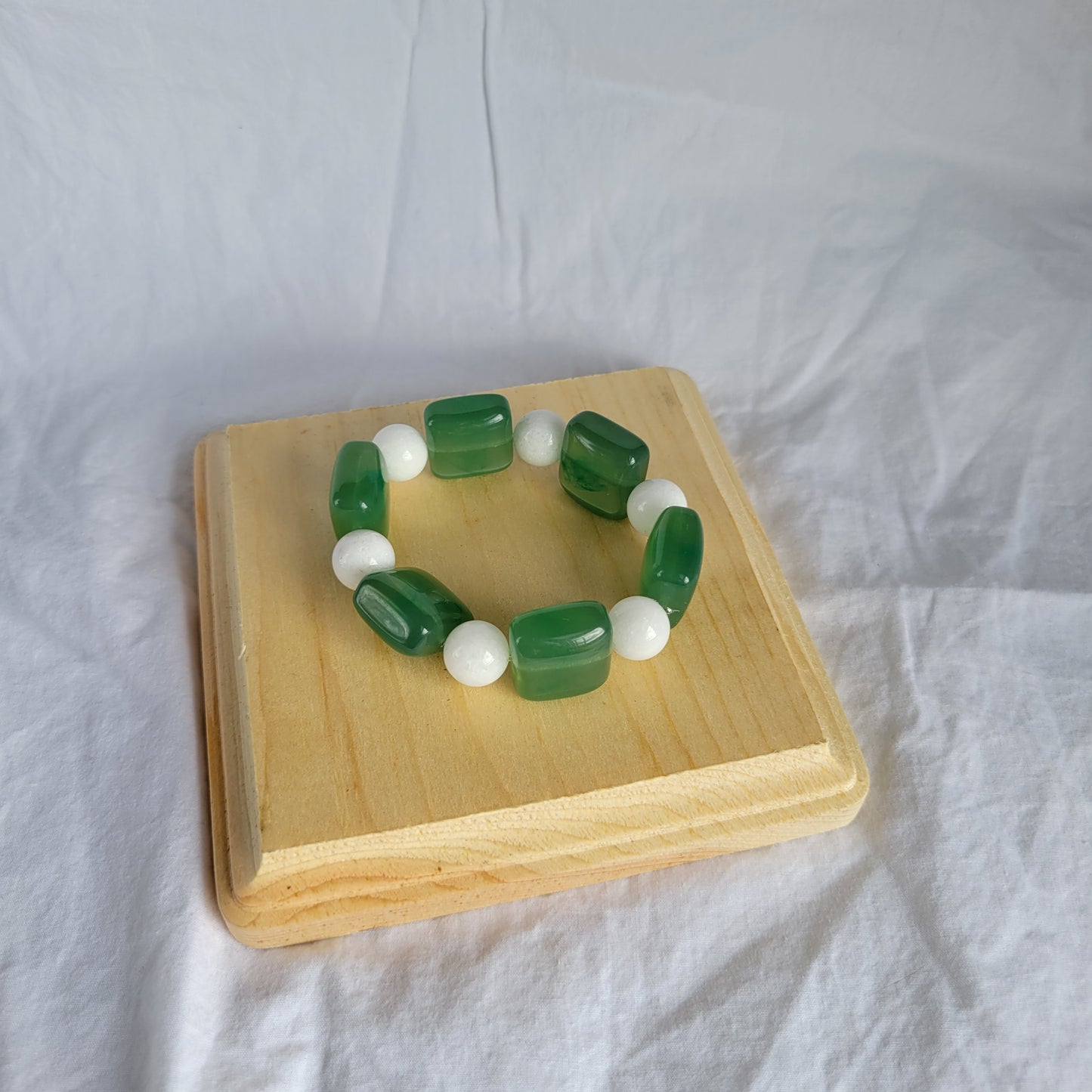 Green & White Beaded Bracelet