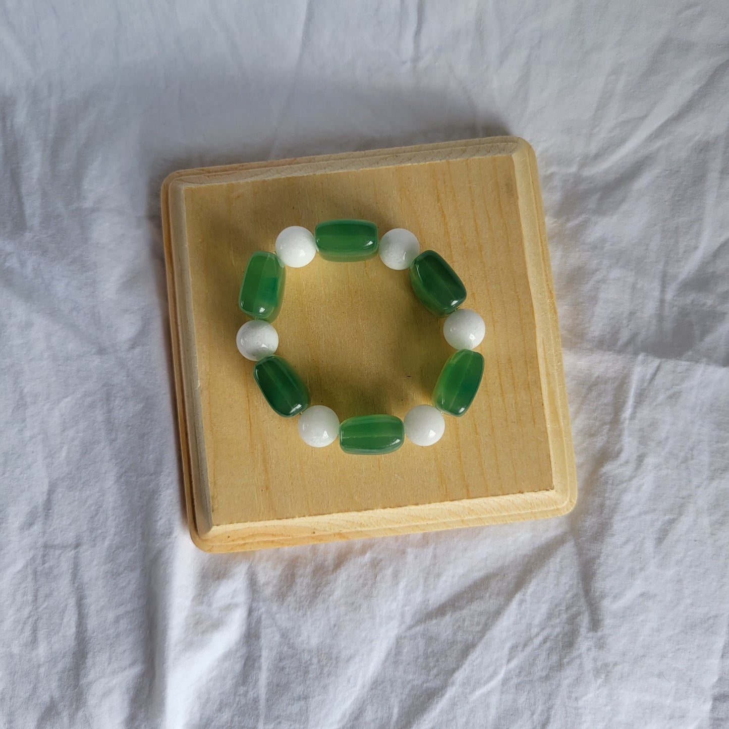 Green & White Beaded Bracelet