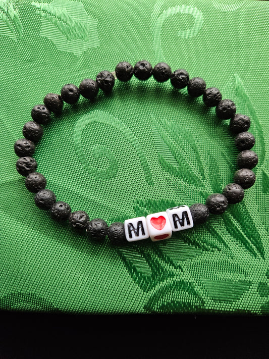 Mom Heart Beaded Bracelet