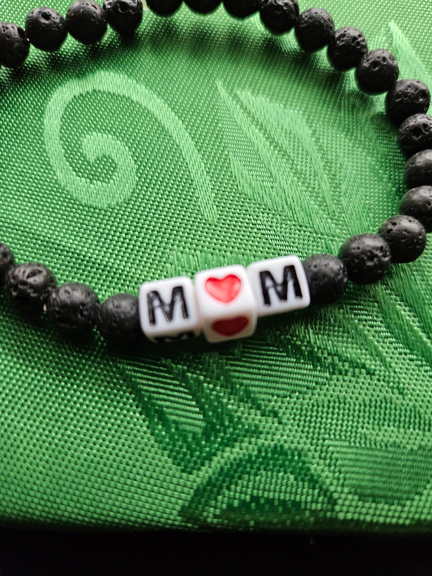 Mom Heart Beaded Bracelet