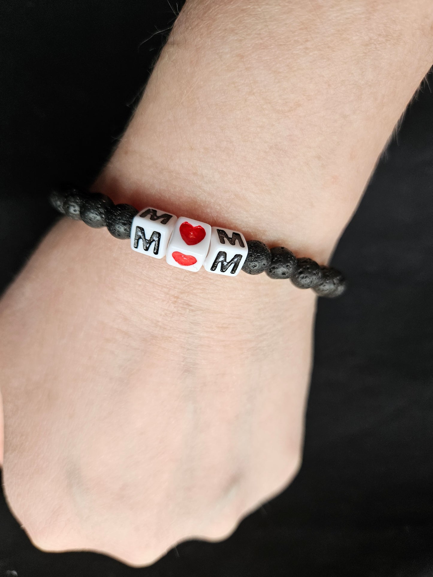 Mom Heart Beaded Bracelet