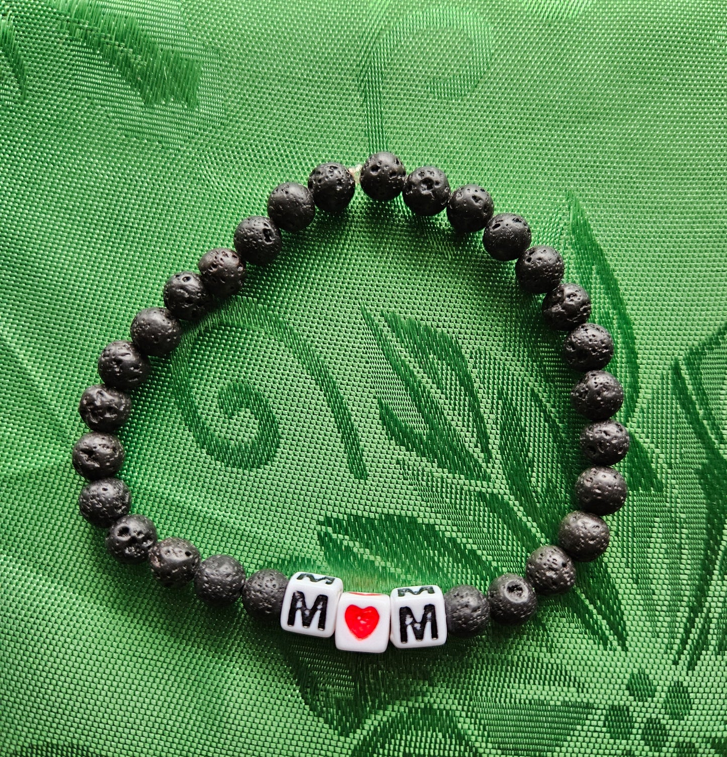 Mom Heart Beaded Bracelet