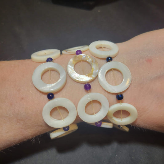 Shell Circle Bracelet