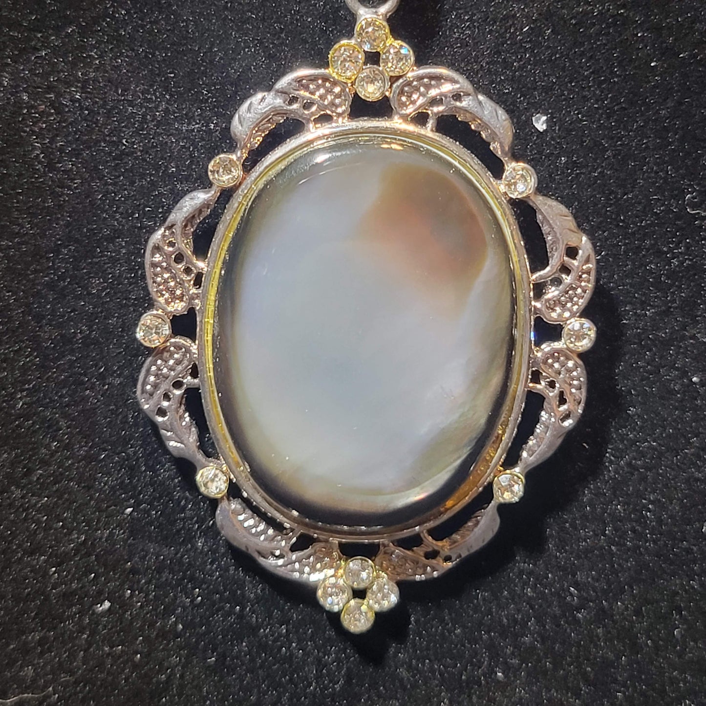 Onyx Shell Pendant Necklace