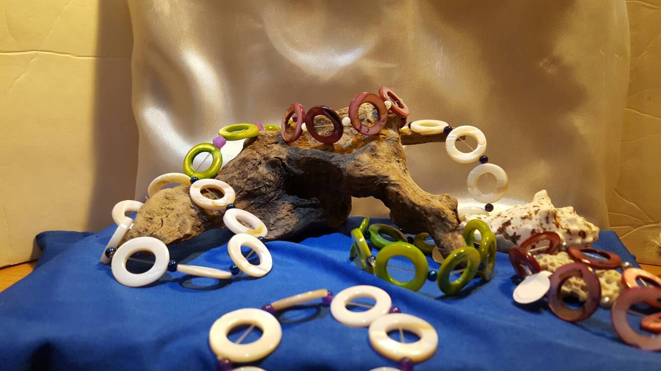 Shell Circle Bracelet