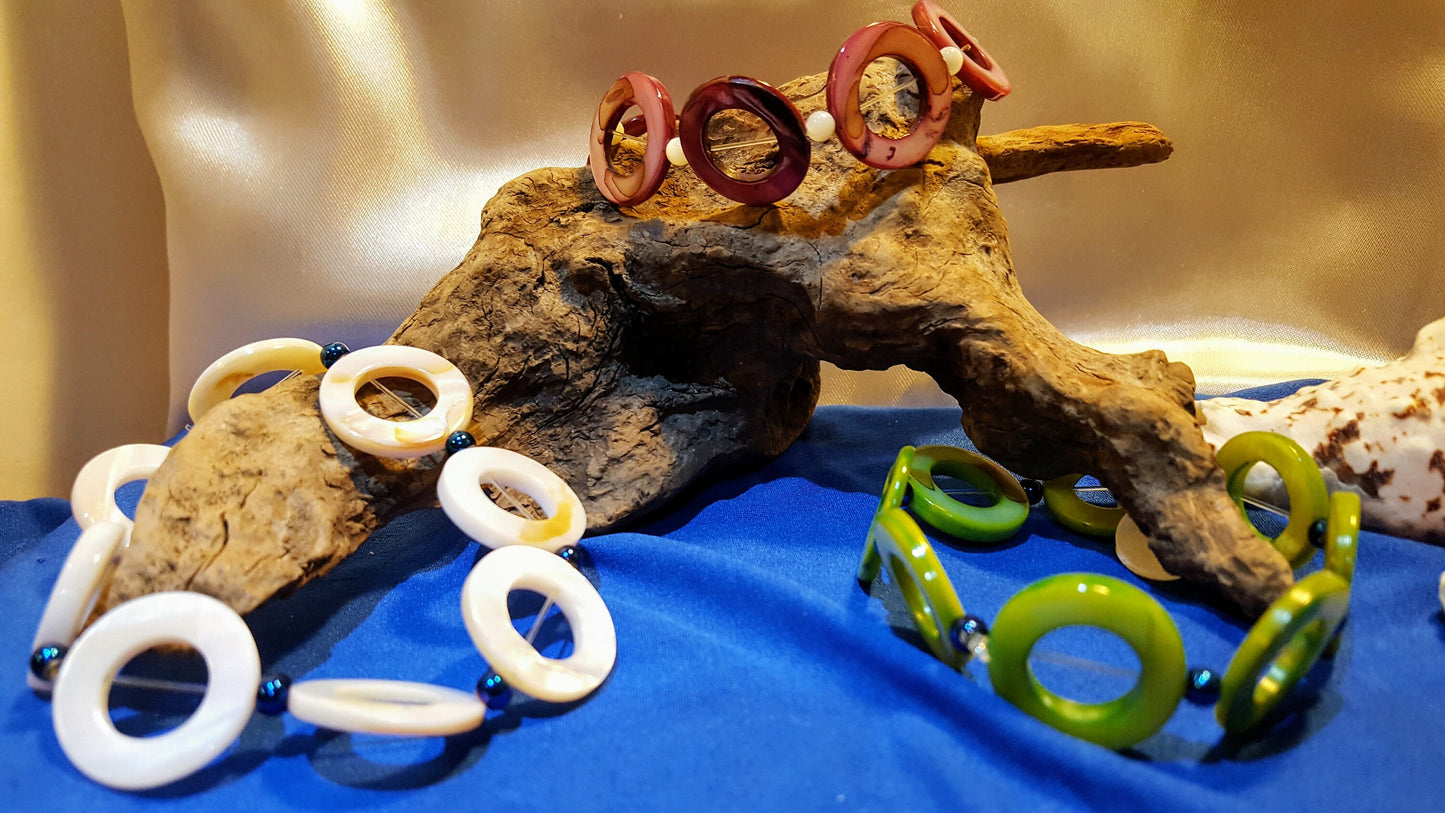 Shell Circle Bracelet