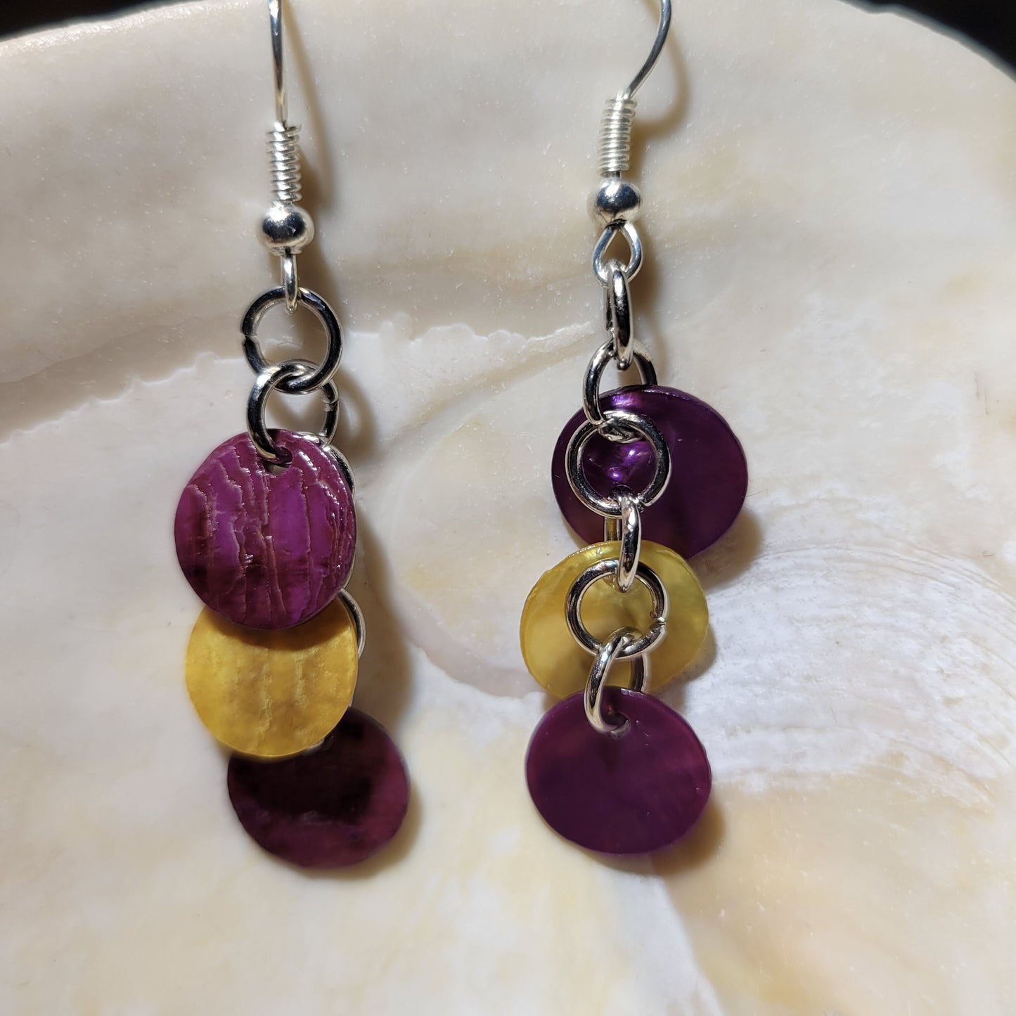 Dangle Shell Disc Earrings