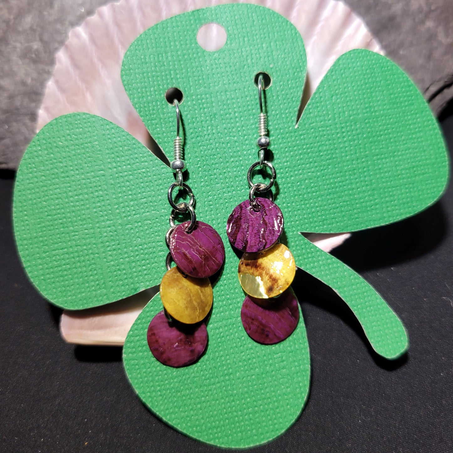 Dangle Shell Disc Earrings