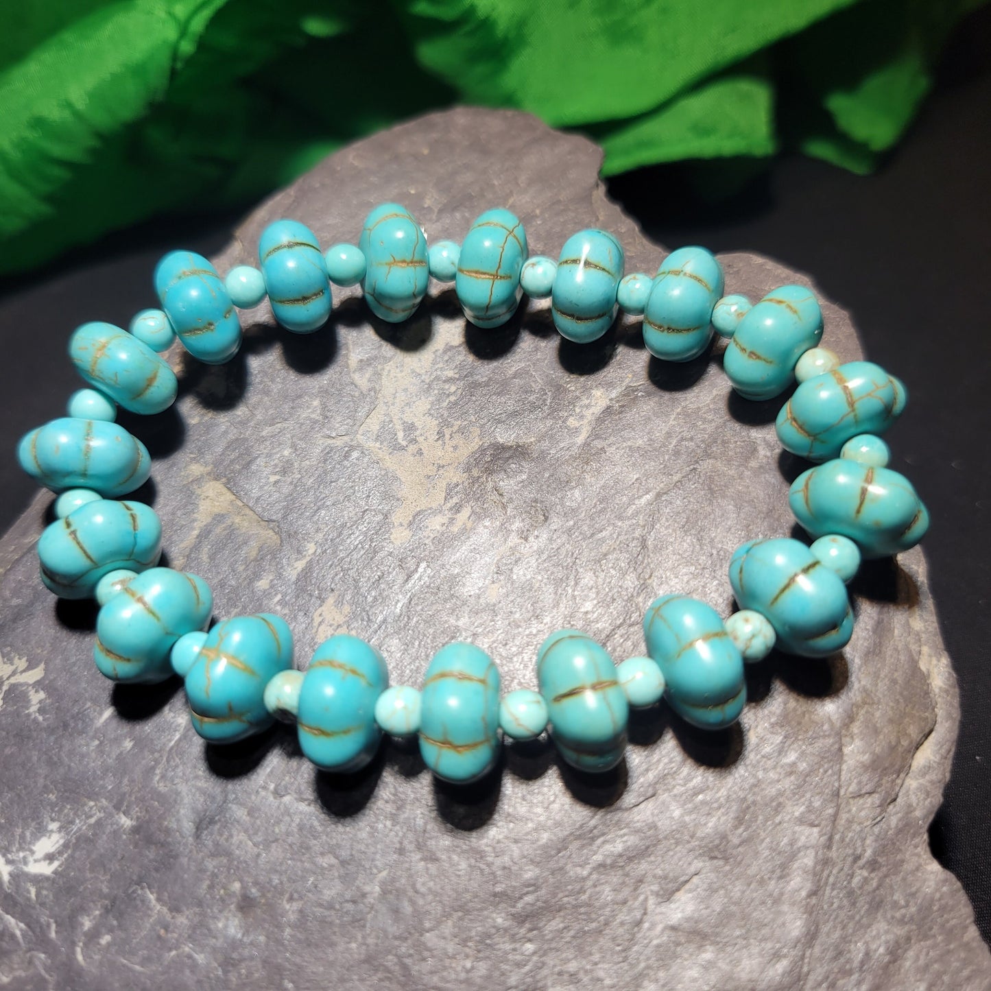 Turquoise Flower Beaded Bracelet
