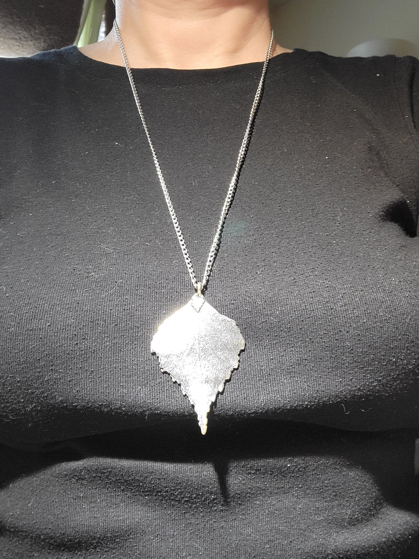 Leaf Pendant Necklace
