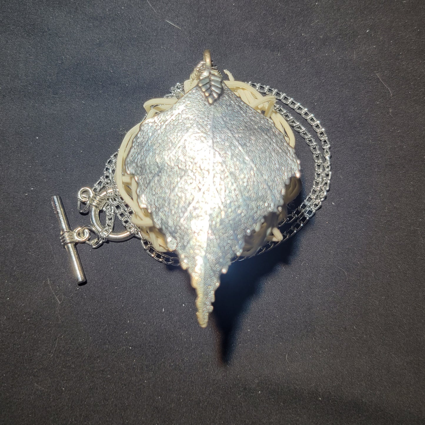 Leaf Pendant Necklace