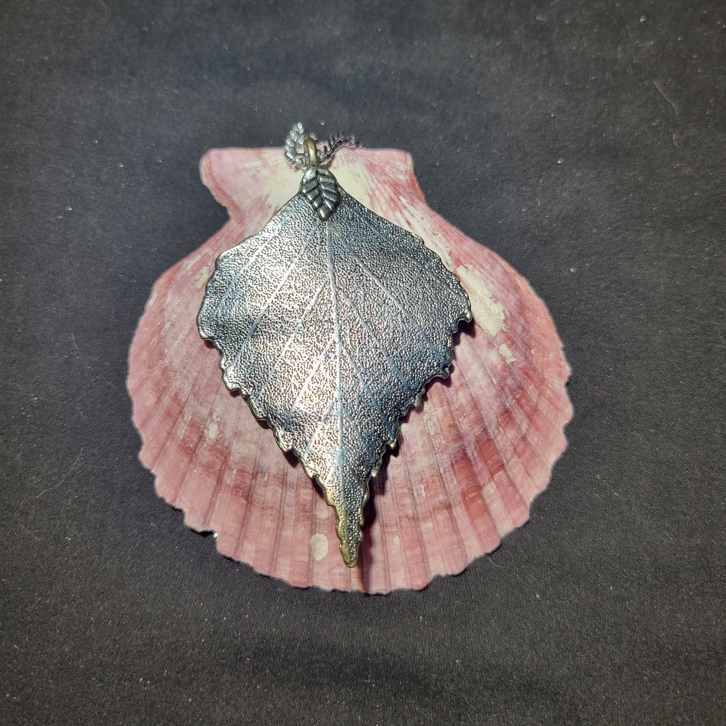 Leaf Pendant Necklace