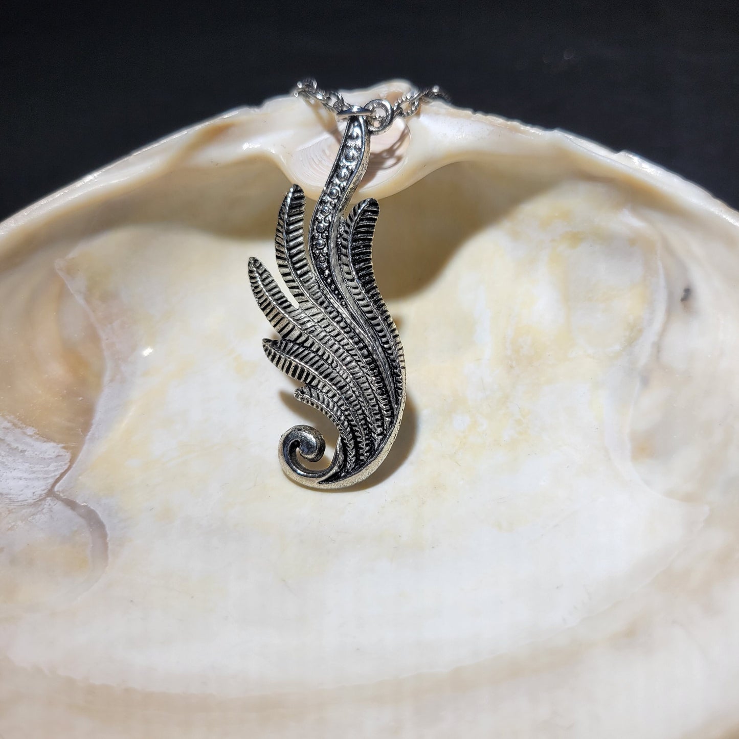 Scrollwork pendant necklace