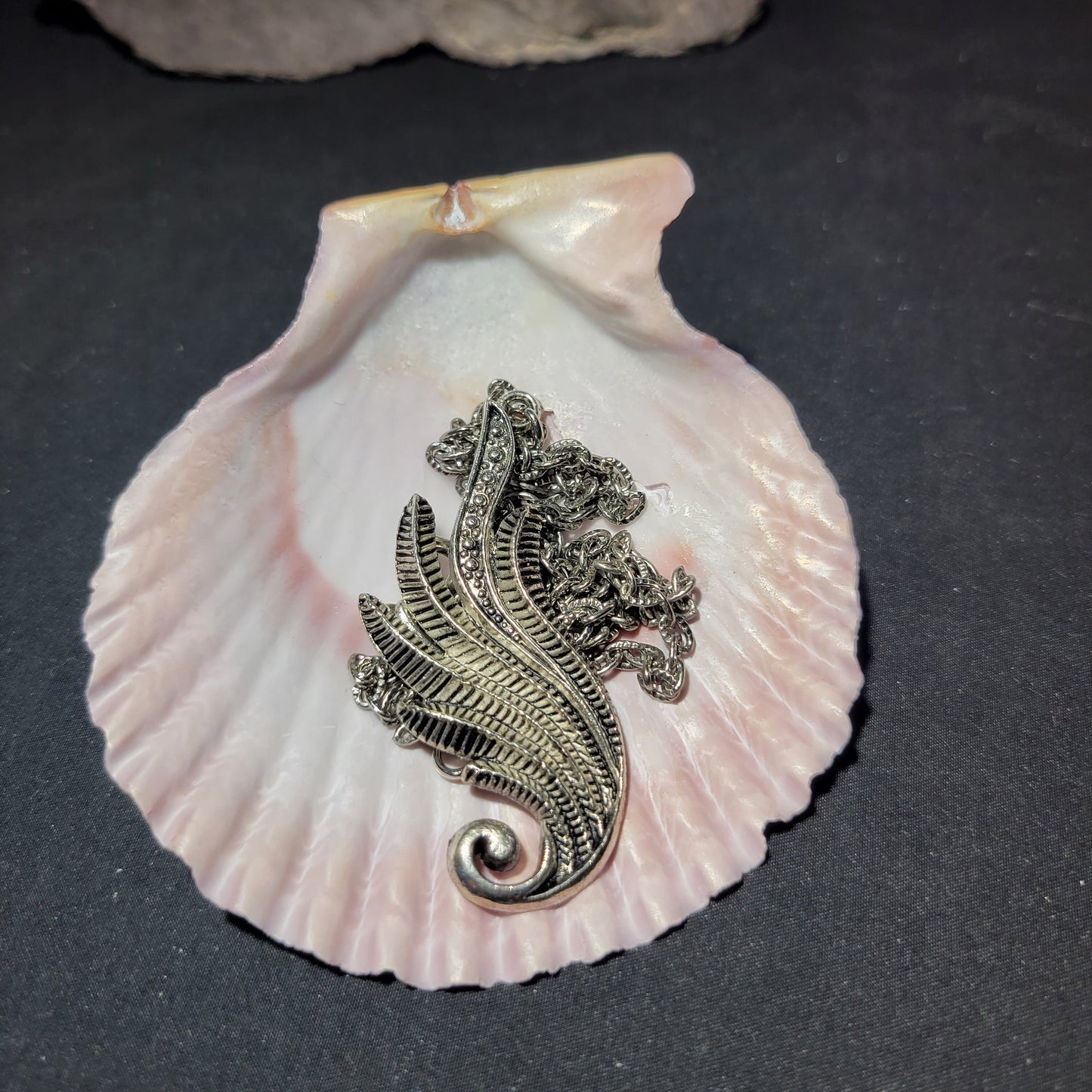 Scrollwork pendant necklace