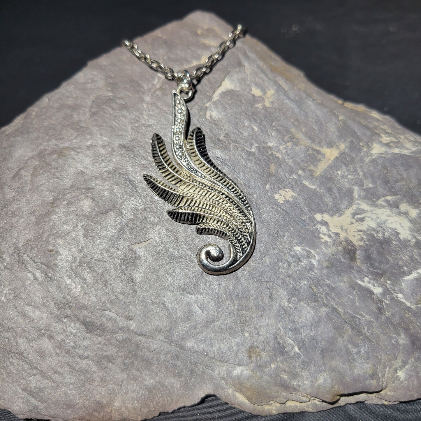 Scrollwork pendant necklace