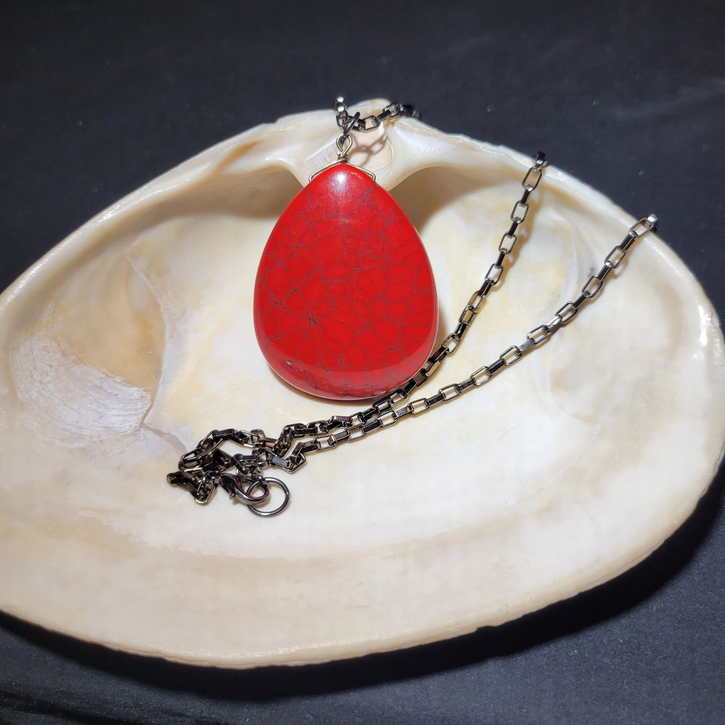 Crackled red jasper pendant necklace