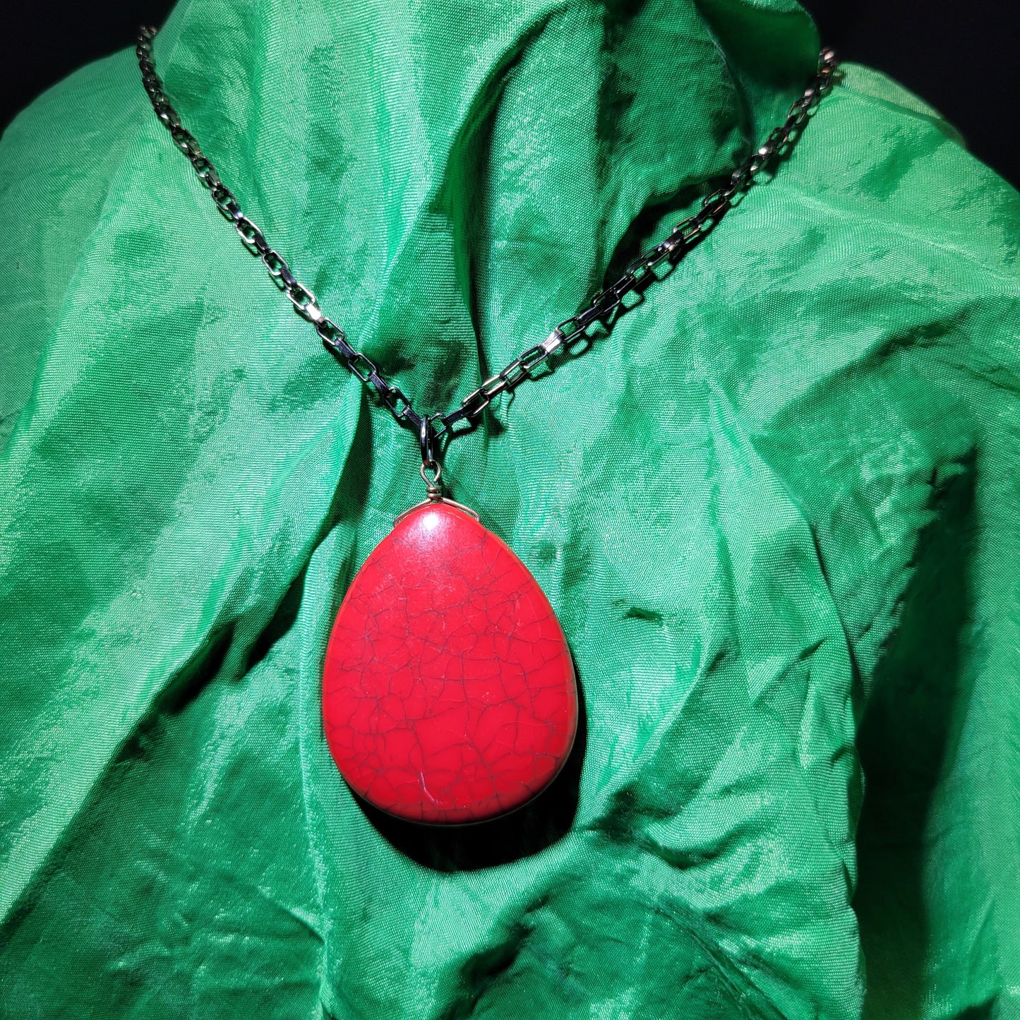 Crackled red jasper pendant necklace