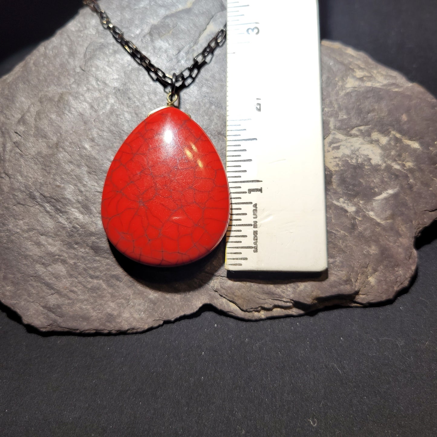 Crackled red jasper pendant necklace