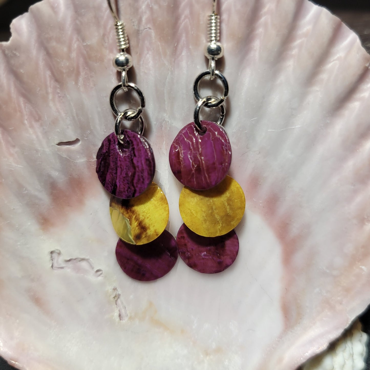 Dangle Shell Disc Earrings