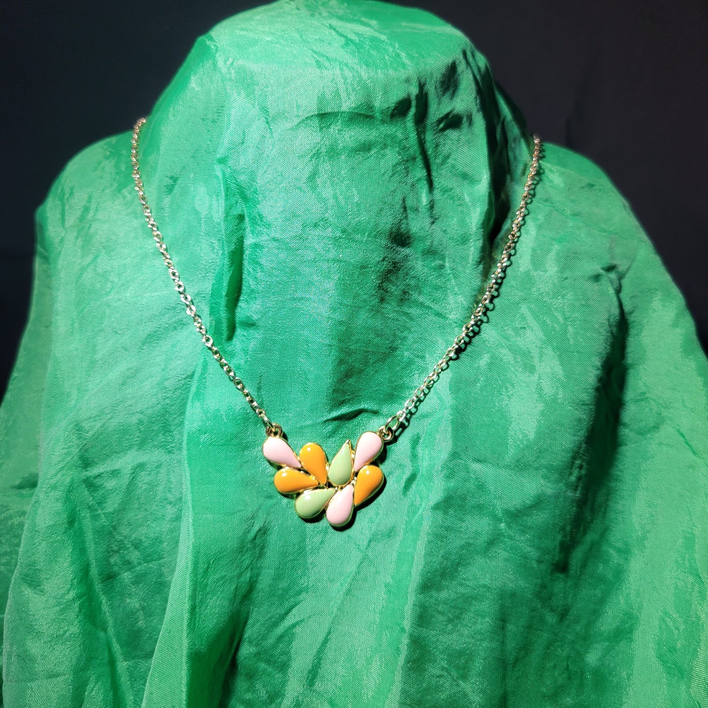 Floral Pendant Necklace