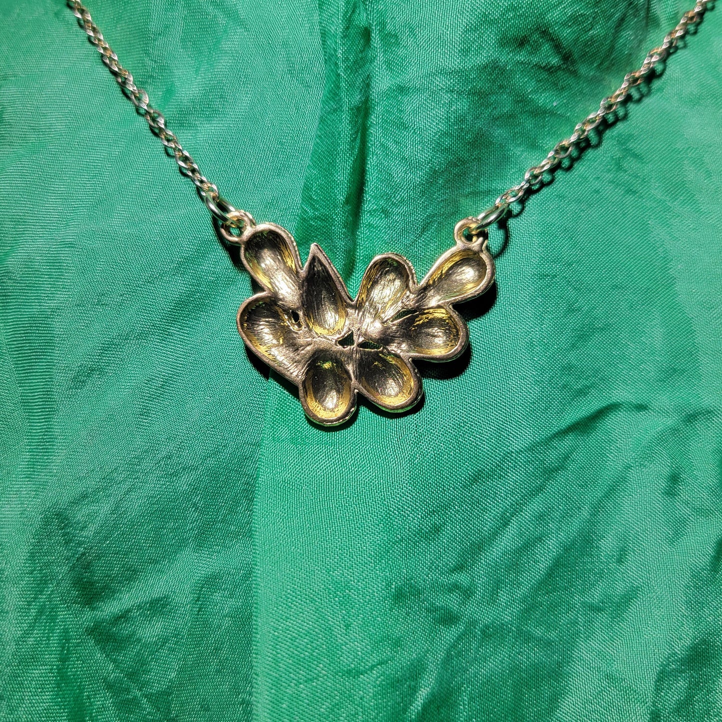 Floral Pendant Necklace