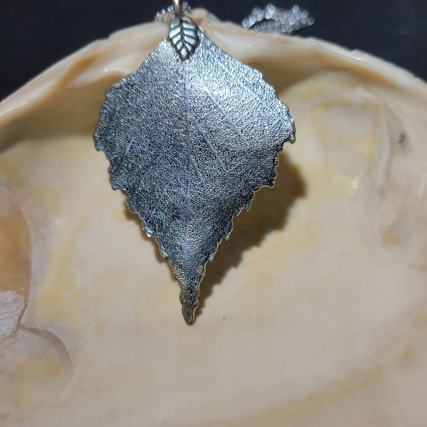 Leaf Pendant Necklace