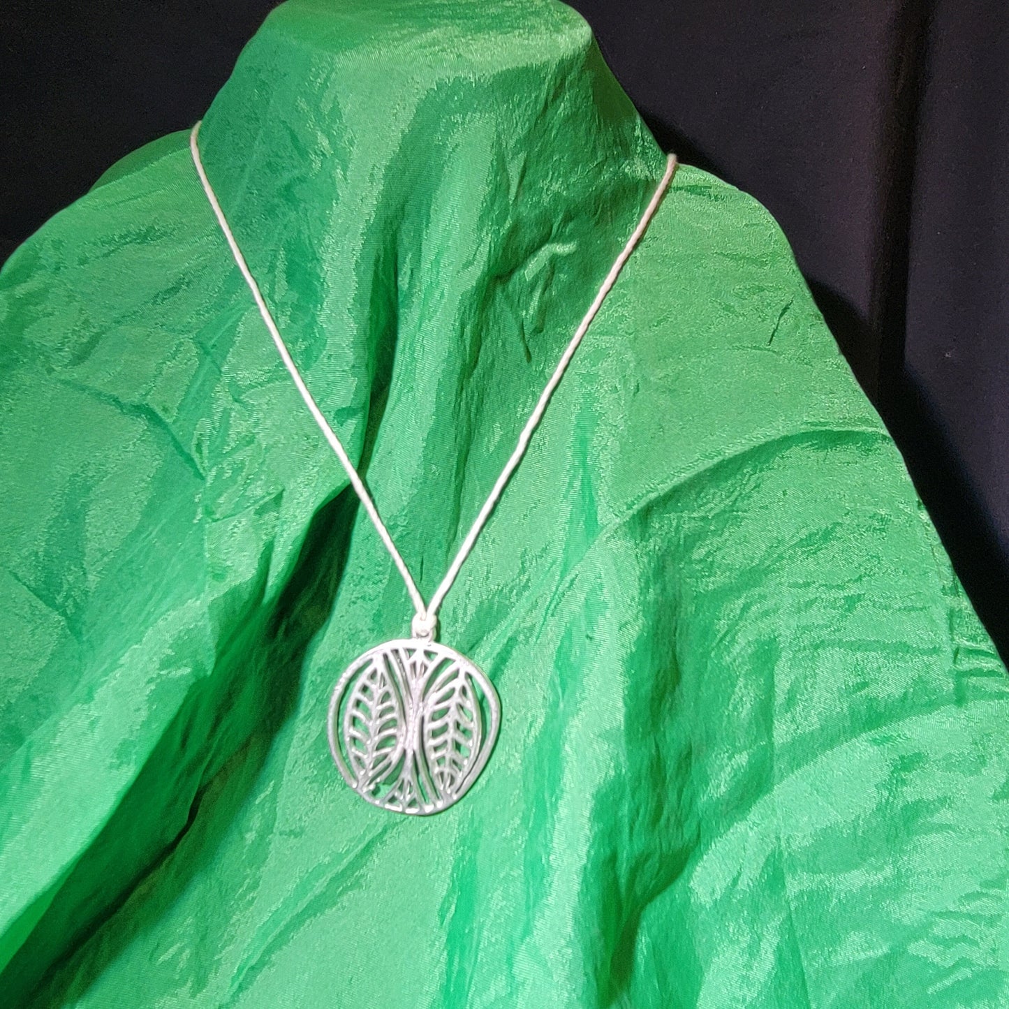 Leaves and arrows pendant necklace