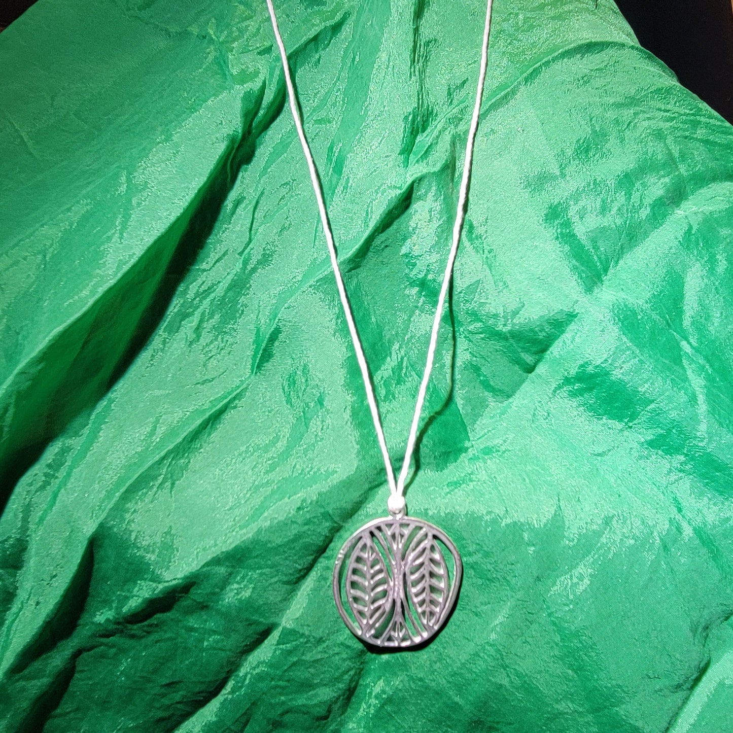 Leaves and arrows pendant necklace
