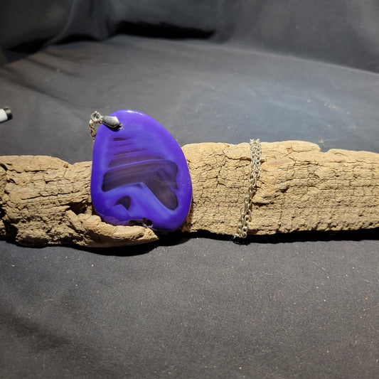 Agate pendant necklace