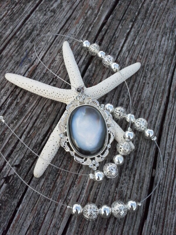 Onyx Shell Pendant Necklace