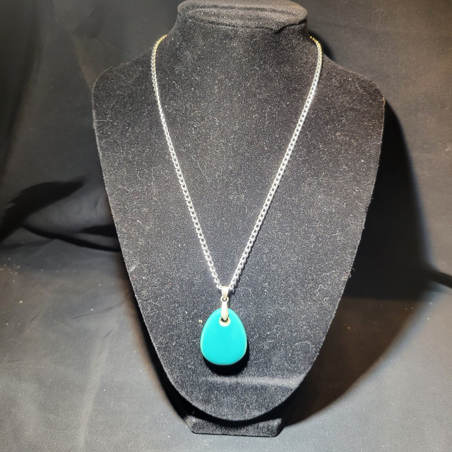 Teardrop Pendant Necklace